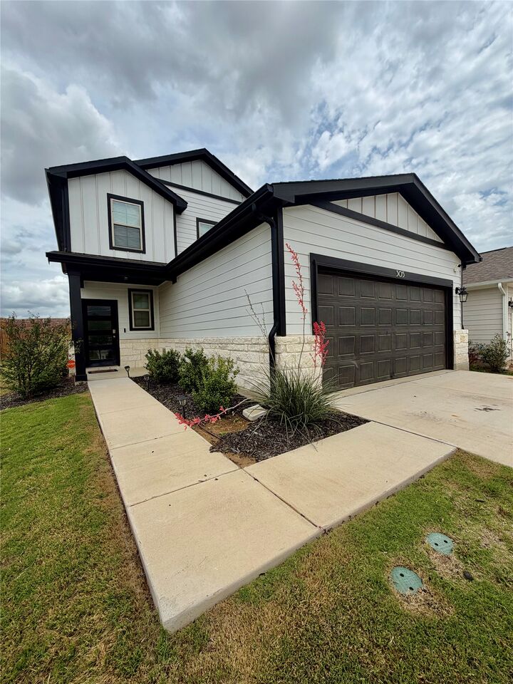 Property Photo:  305 Tolo Drive  TX 78621 