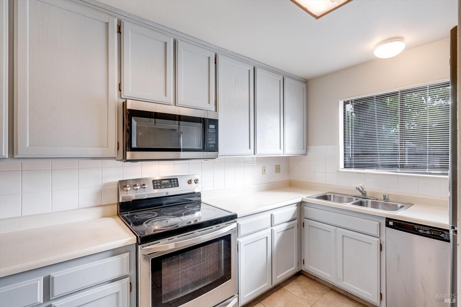 Property Photo:  121 Elbridge Avenue B  CA 95425 