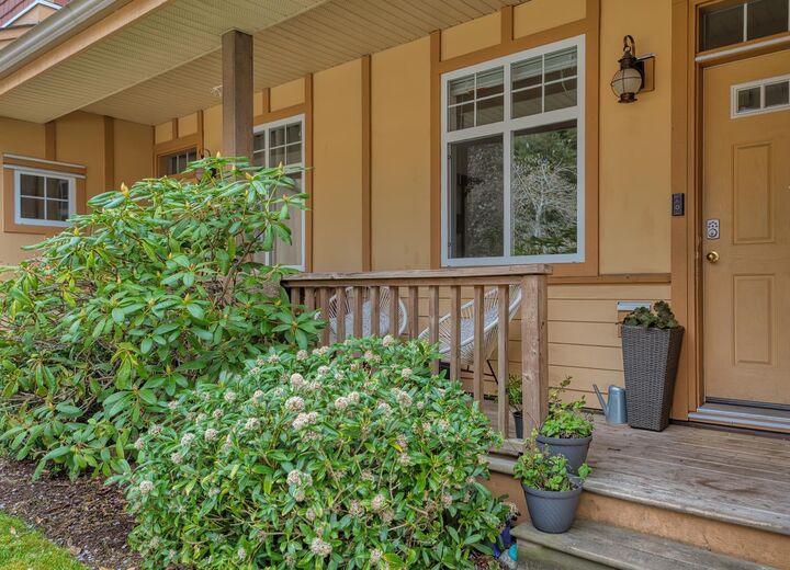 Property Photo: 809 North Road 4 BC V0N 1V9