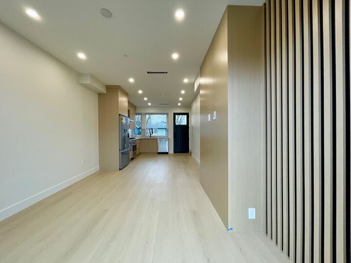 Property Photo: 162 E 43rd Avenue BC V5W 1S9