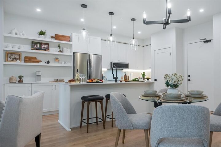 Property Photo: 46187 Thomas Road 206 BC V2R 6H3