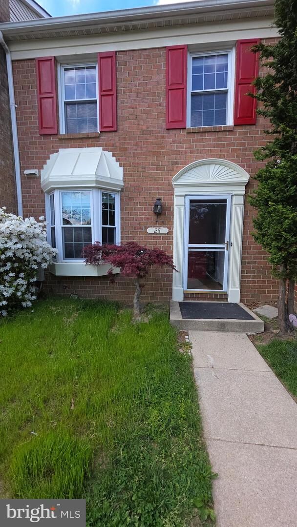 Property Photo: 25 Hamlet Drive MD 21117