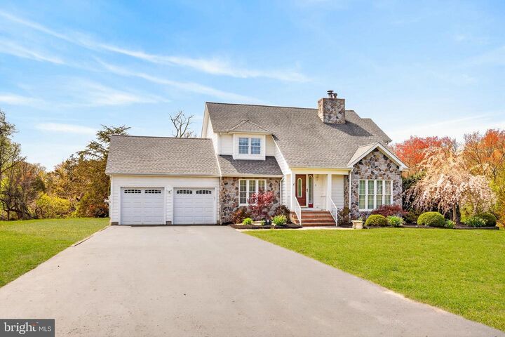 Property Photo:  4 Lina Drive  NJ 08533 