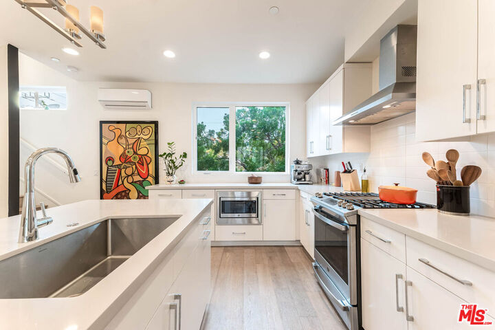 Property Photo:  5603 E Alloway Ct  CA 90042 