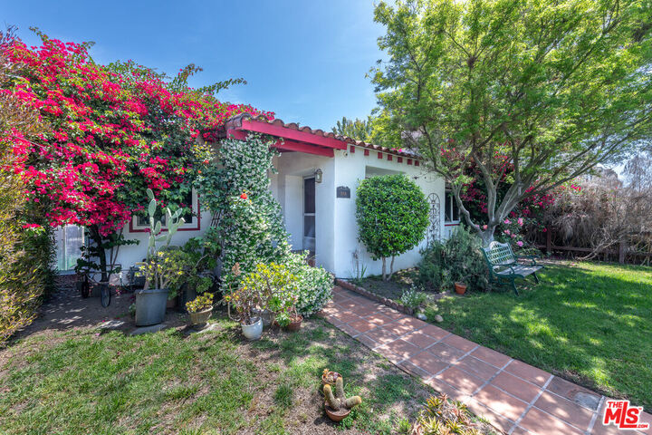 Property Photo:  2008 S Bedford St  CA 90034 