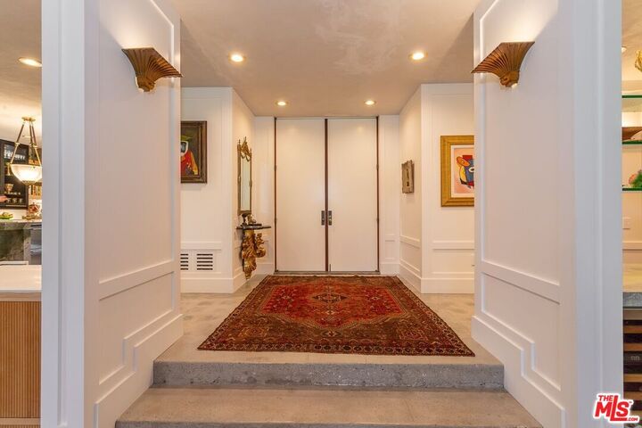 Property Photo:  74687 Arroyo Dr  CA 92210 