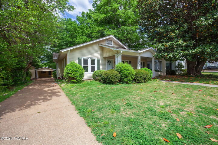 Property Photo:  1827 E Maple Street  TN 38343 