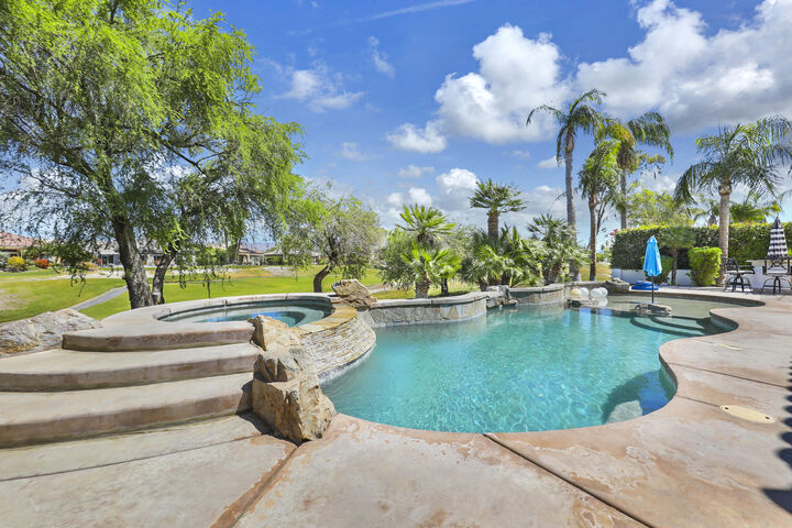 Property Photo:  267 Loch Lomond Road  CA 92270 