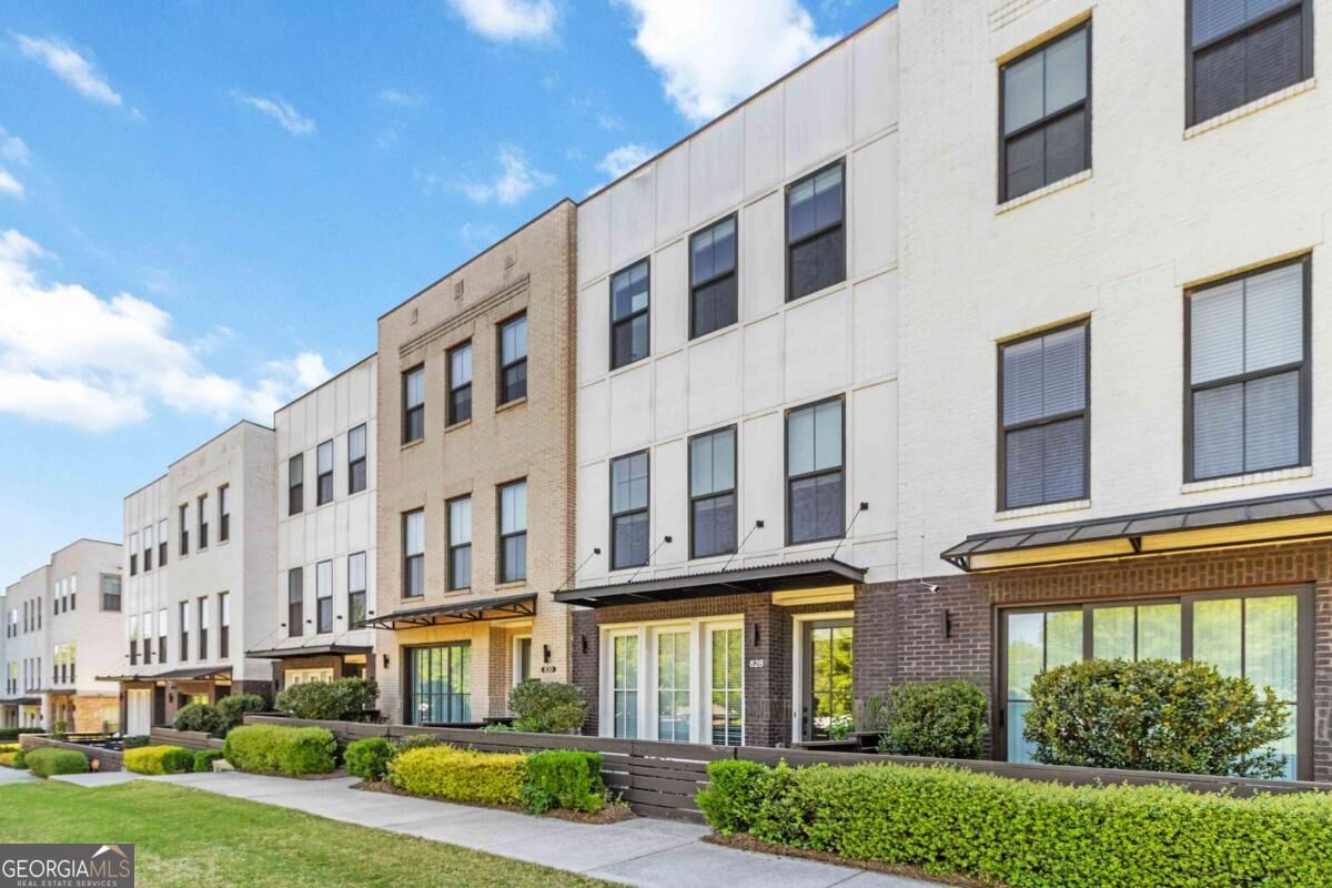 Property Photo:  828 Constellation Drive  GA 30033 