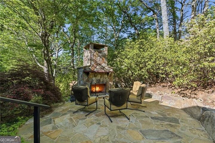 Property Photo:  204 Doe Run  GA 30571 