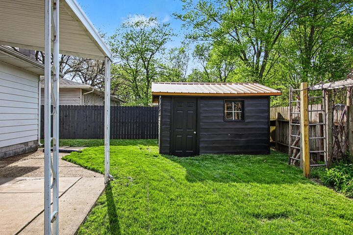 Property Photo: 5550 Evergreen Avenue IN 46368