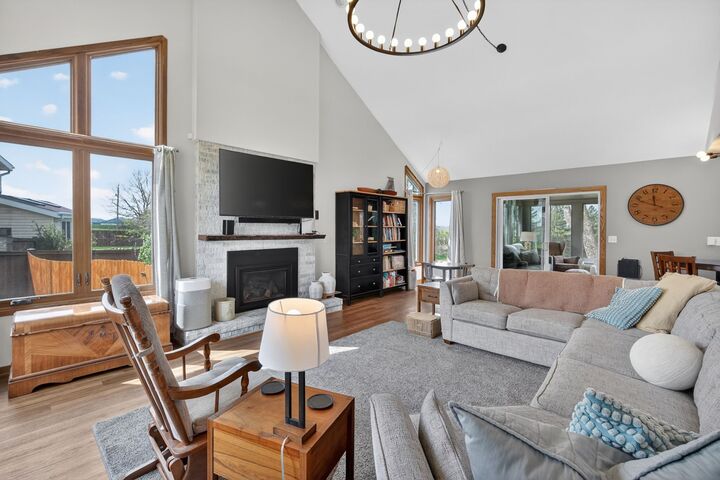Property Photo:  3716 Rose Place  IA 50321 