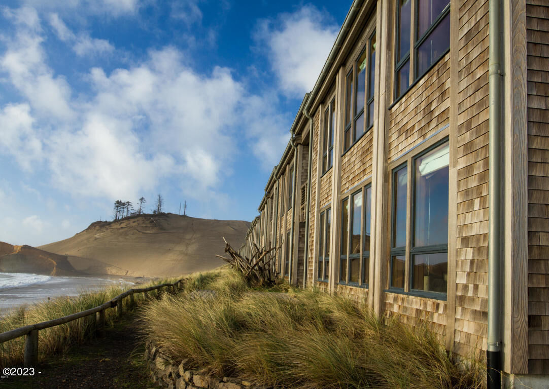 Property Photo:  33000 Cape Kiwanda Dr Unit 4, Wk 26  OR 97135 