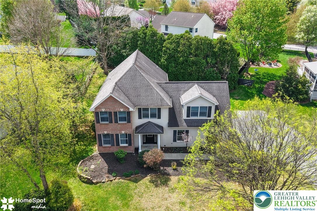 Property Photo:  1680 Deer Path Road  PA 18040 