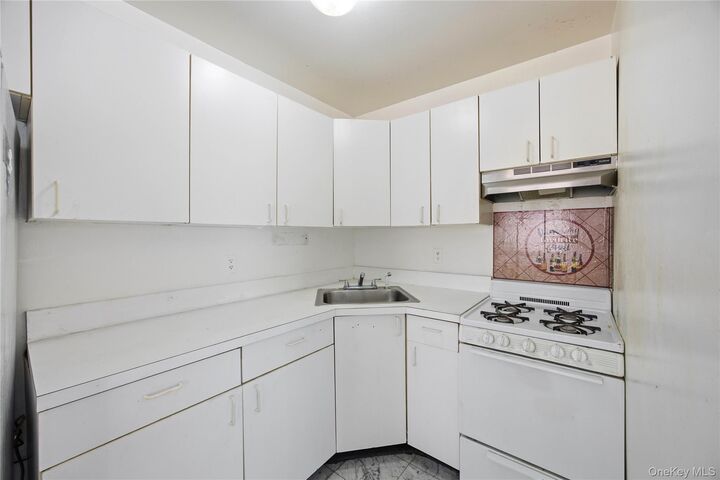 Property Photo:  16914 144th Road  NY 11434 