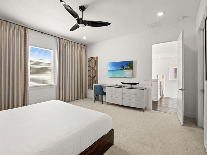 Property Photo:  2021 Oak Creek Loop  FL 33837 