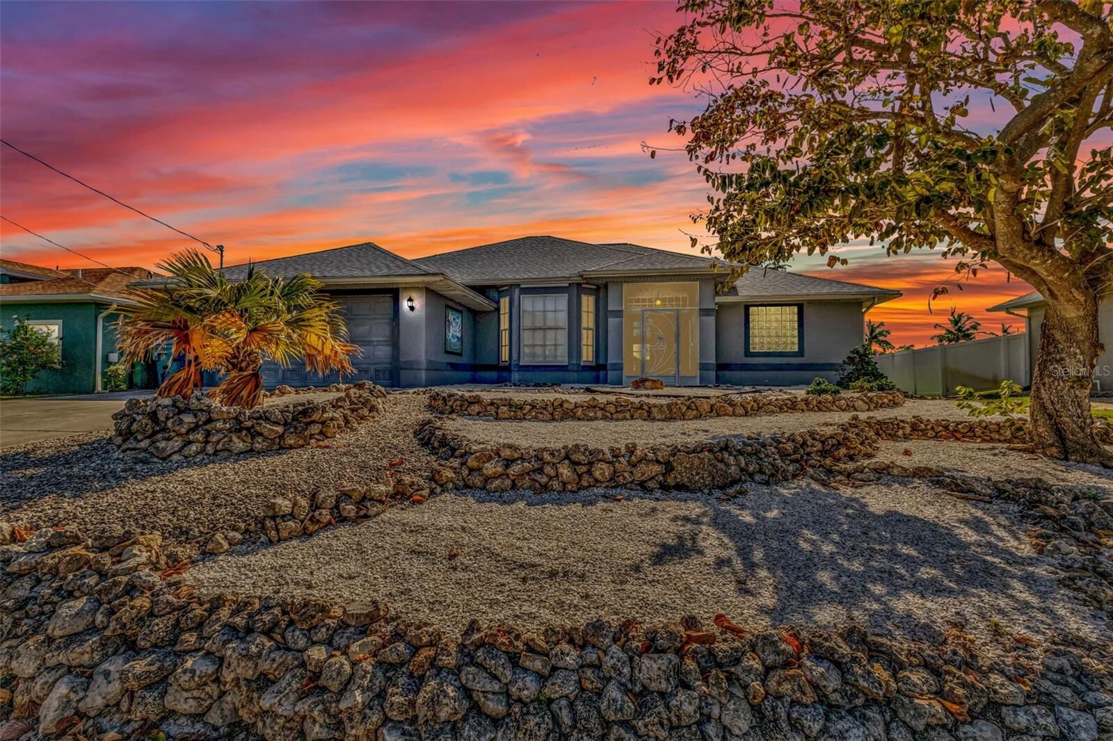 Property Photo:  9582 Arsipe Circle  FL 33981 