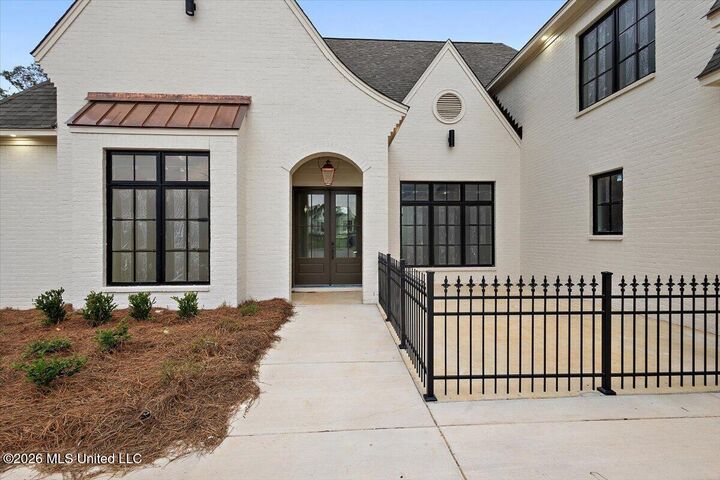 Property Photo:  213 Welchshire Drive  MS 39110 