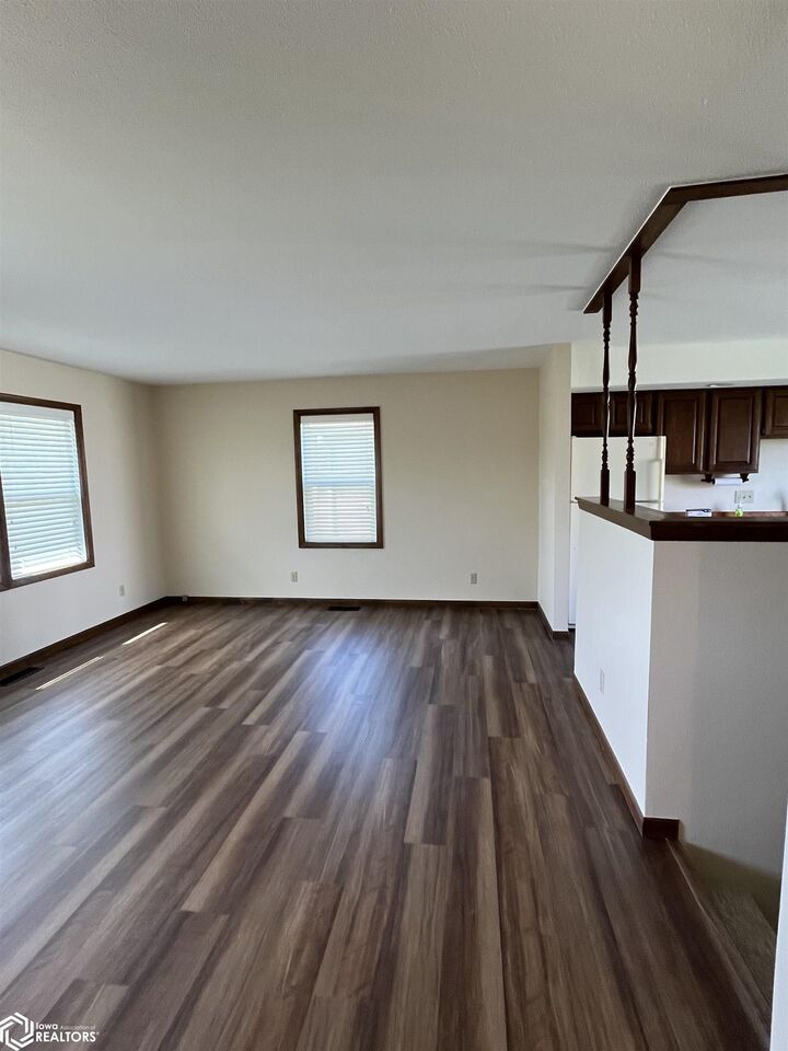 Property Photo:  2202 Racine Avenue  IA 52601 