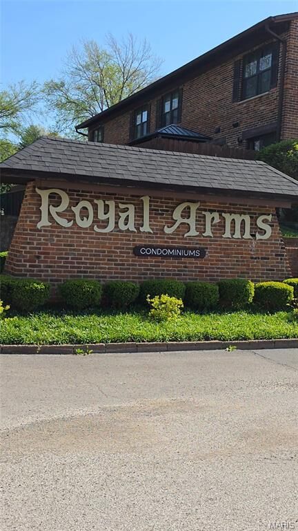 Property Photo:  7939 Royal Arms Court 2  MO 63123 