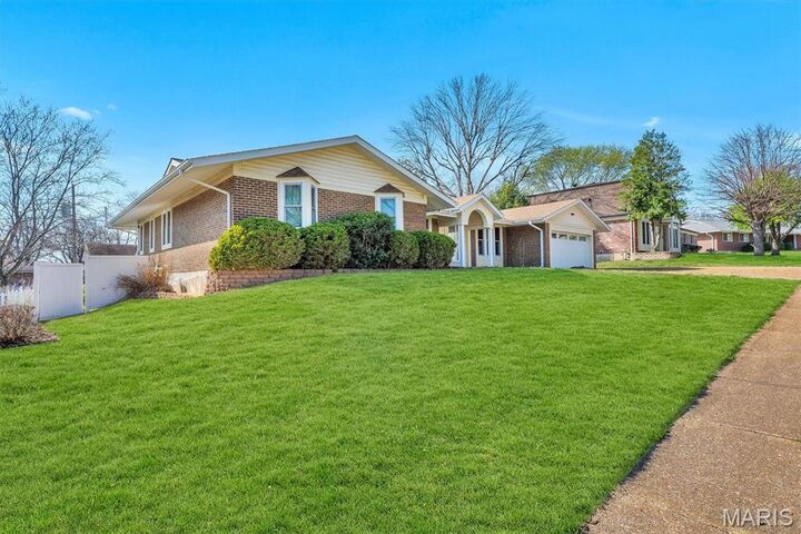 Property Photo:  1531 Heirloom Court  MO 63146 