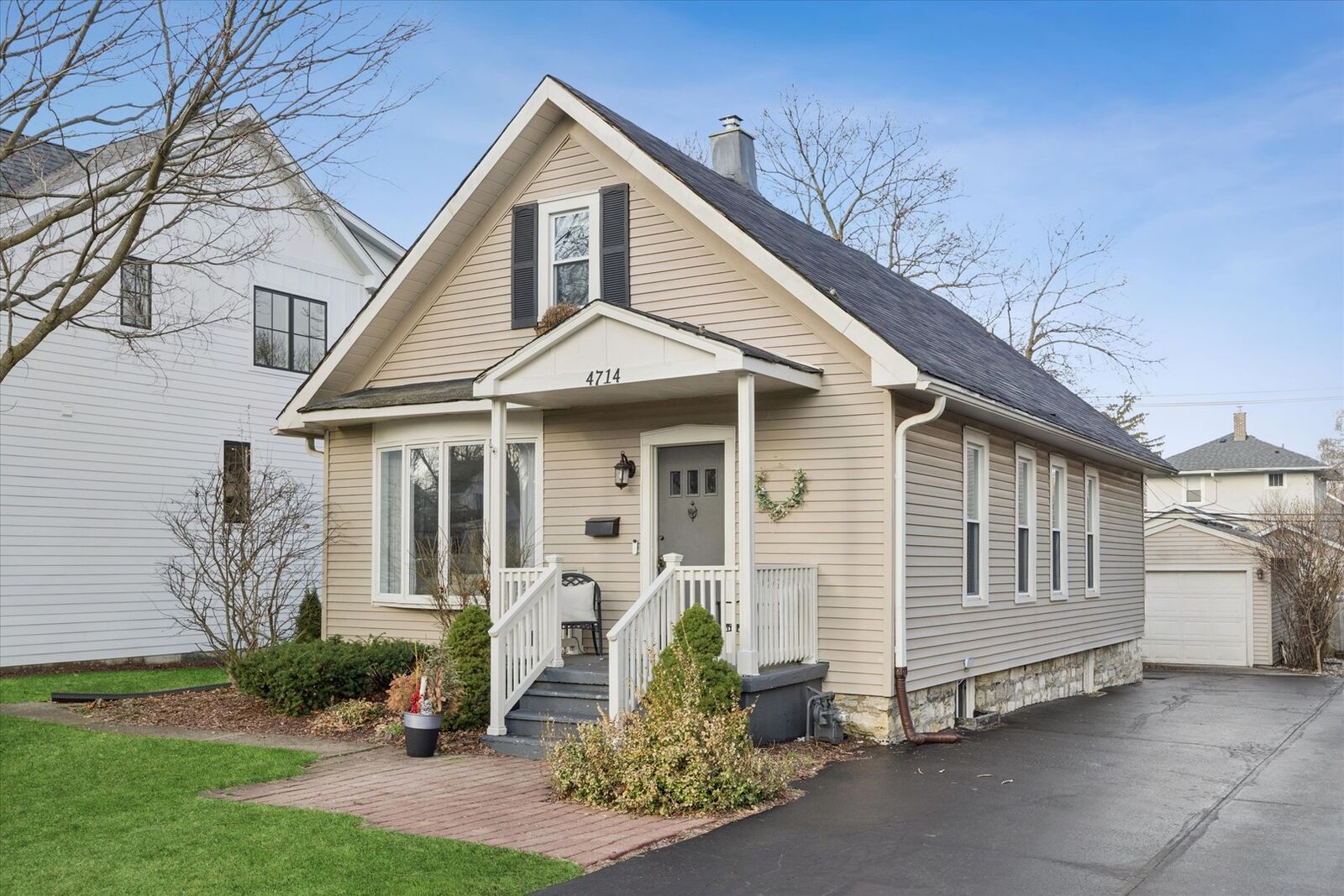 Property Photo:  4714 Highland Avenue  IL 60515 