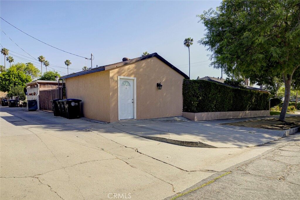 Property Photo:  1953 Glenwood Road A  CA 91201 