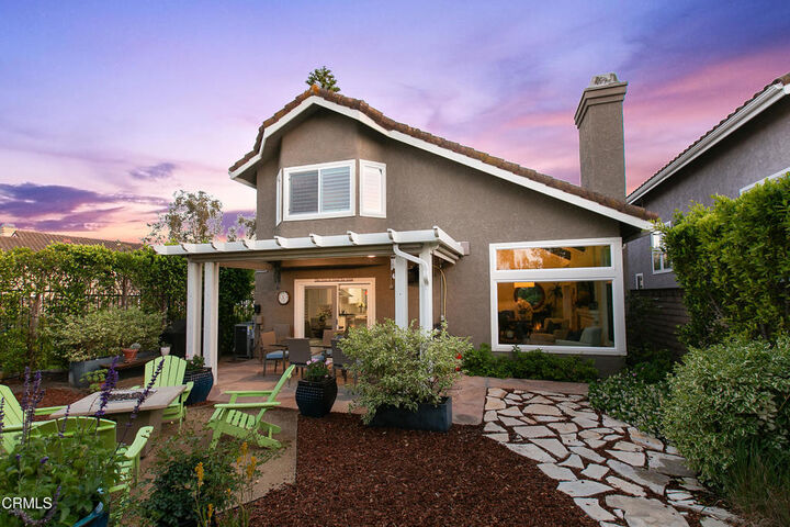 Property Photo:  705 Warrendale Street  CA 93065 