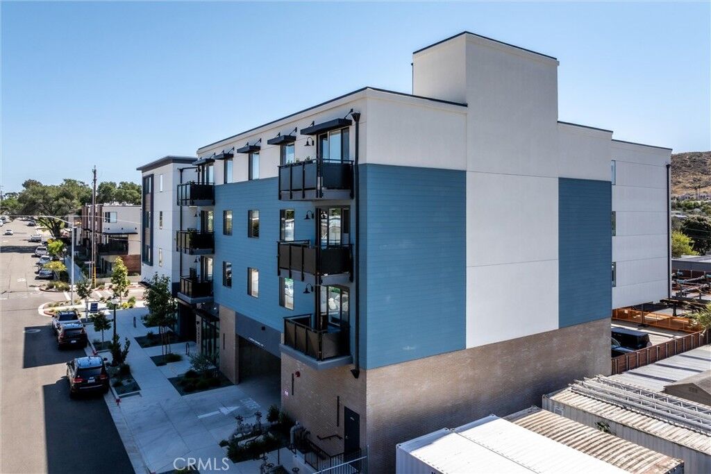 Property Photo:  2475 Victoria 310  CA 93401 