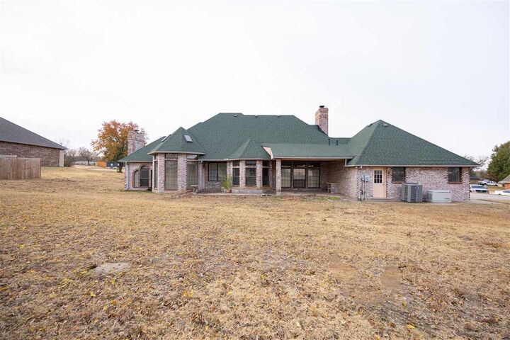 Property Photo:  2 Raintree  OK 74604 