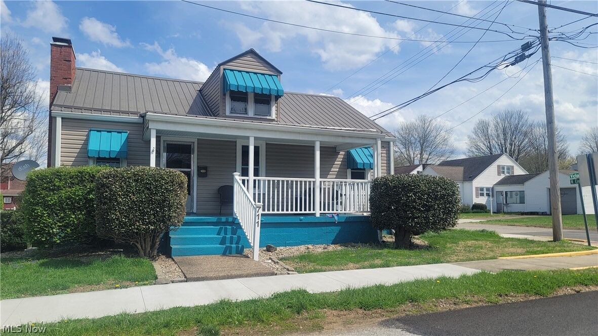 Property Photo:  711 Victoria Avenue  WV 26187 