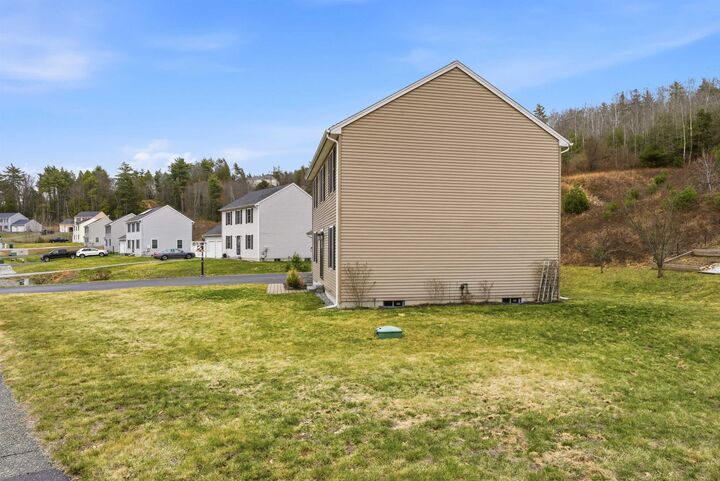 Property Photo:  18 Richfield Way  NH 03086 