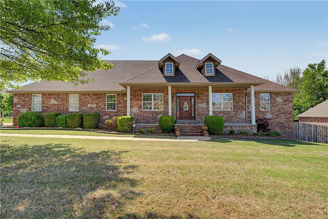 Property Photo:  937 Aylesbury Lane  AR 72718 