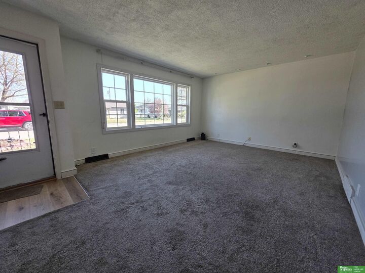 Property Photo:  21 Arbor Court  NE 68467 