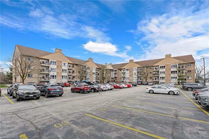 Property Photo:  15 Hofstetter Avenue 406  ON N2A 3Z7 