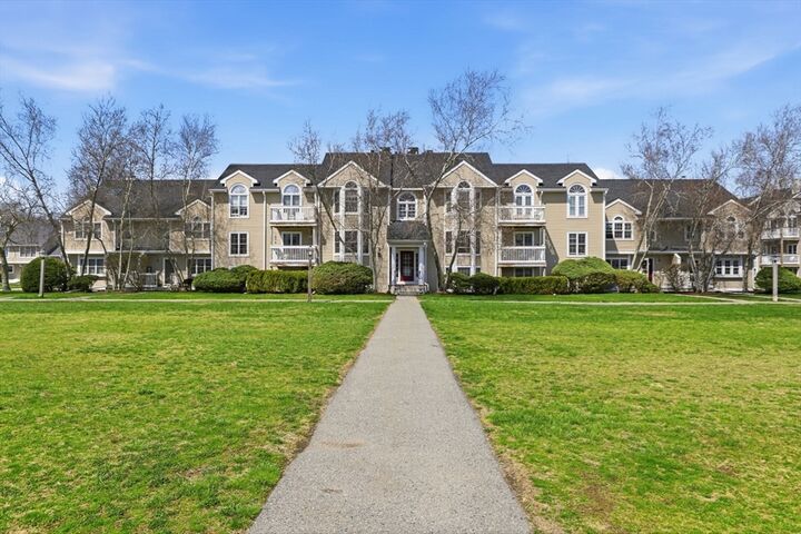 Property Photo:  1606 Carrriage Ln 1606  MA 02780 