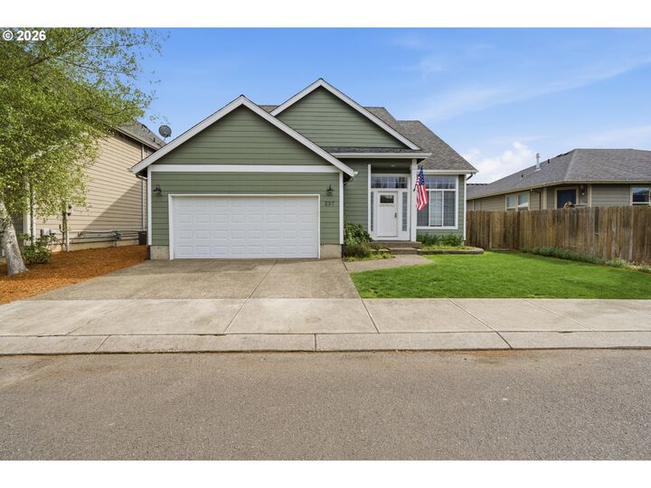 Property Photo:  237 NW Sagan Loop  OR 97378 