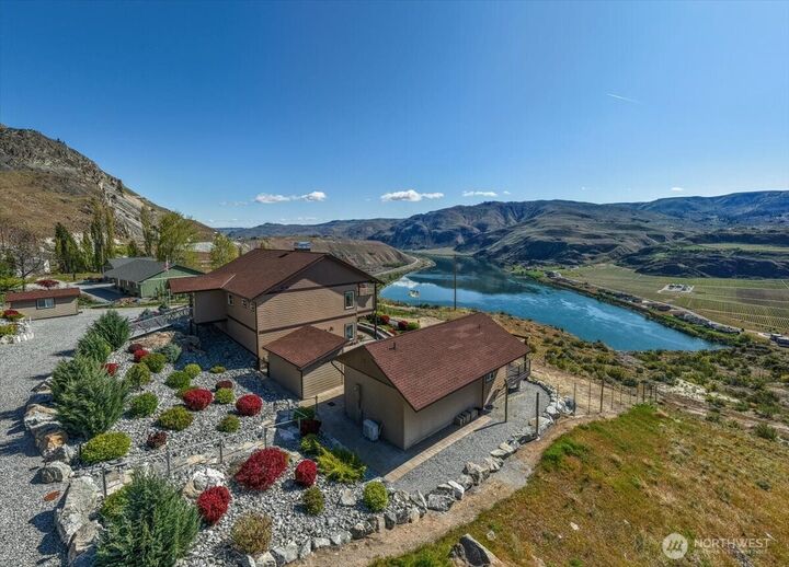 Property Photo: 525 Columbia View Road WA 98816