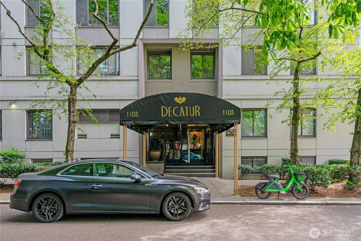 Property Photo:  1105  Spring Street 712  WA 98104 