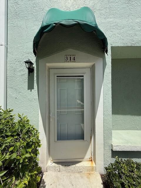 Property Photo:  314 Waterside Drive  FL 33462 