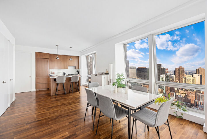 Property Photo:  400 5th Avenue 46ab  NY 10018 