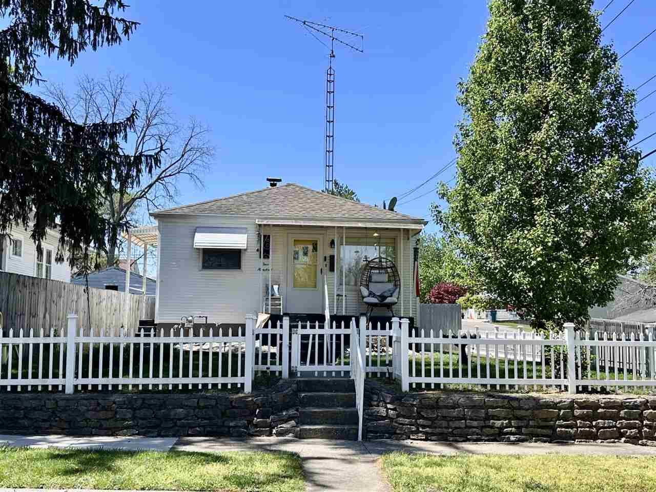 Property Photo:  100 SW 14th Street  IN 47374 