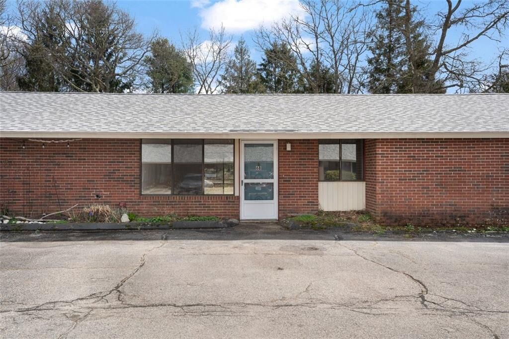 Property Photo:  47 Kingsland Court 6B  RI 02813 