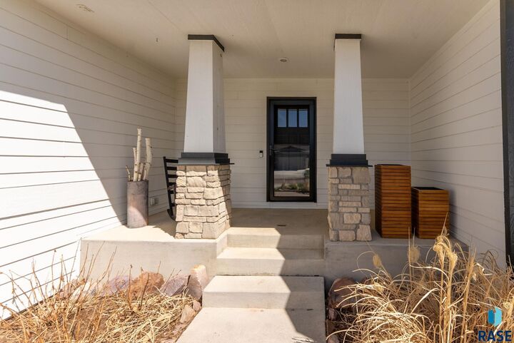 Property Photo:  8608 S Carver Cir  SD 57108 