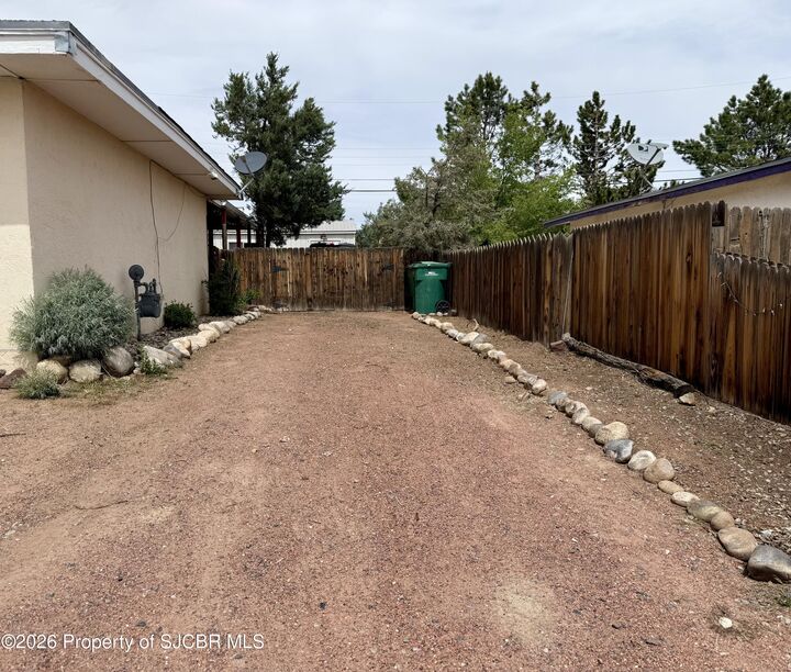 Property Photo:  300 W 30th Street  NM 87401 