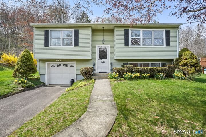 Property Photo:  5 Kingswood Road  CT 06811 