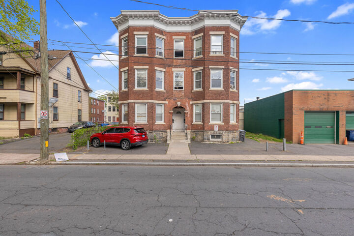Property Photo:  160 Lawrence Street  CT 06106 