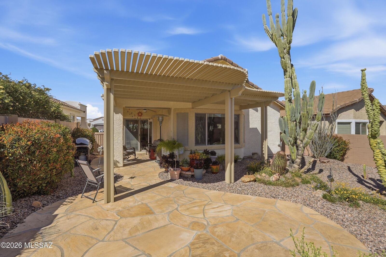 Property Photo:  553 W Calle Media Luz  AZ 85629 
