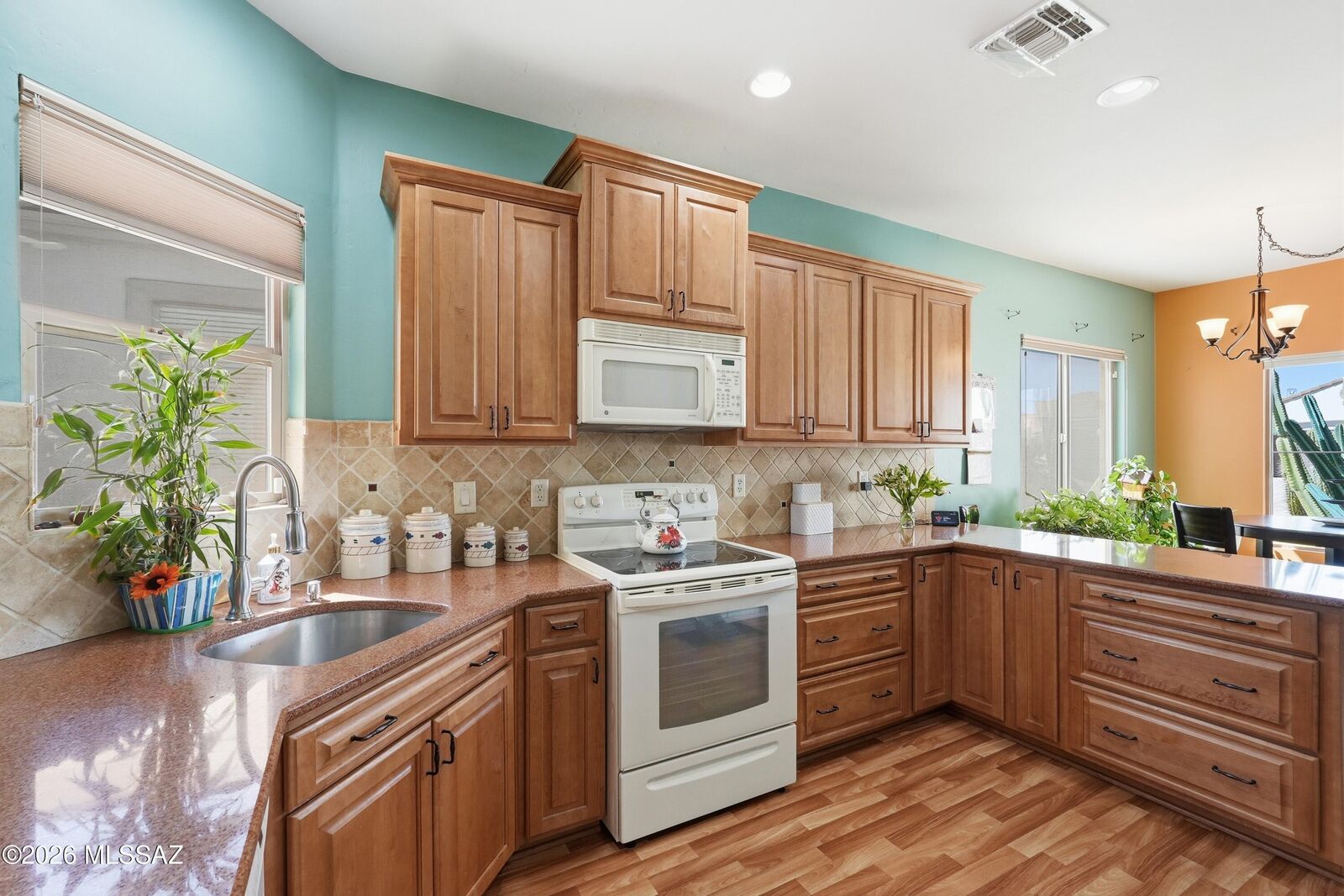 Property Photo:  553 W Calle Media Luz  AZ 85629 