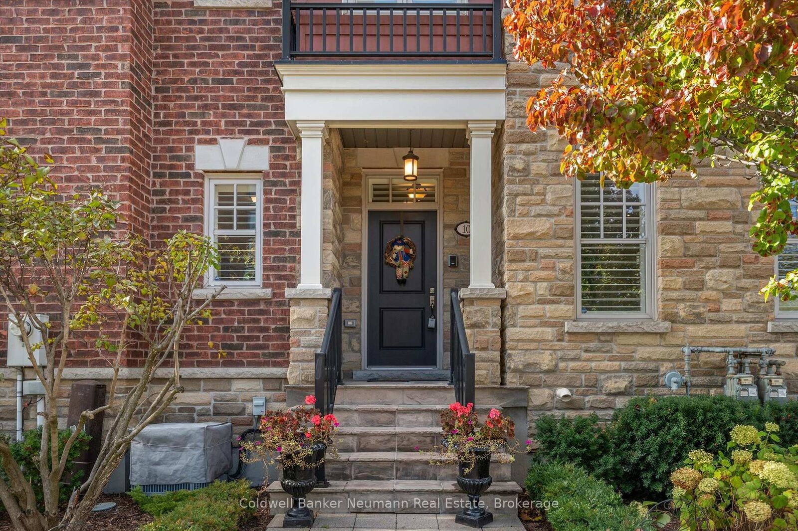 Photo de la propriété:  2061 Maria Street 10  ON L7R 0B5 